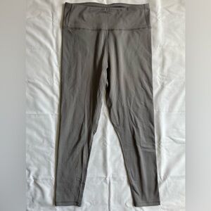 ALO. Size Large. Beige-Gray Fleece Lined Leggings. 25” inseam.